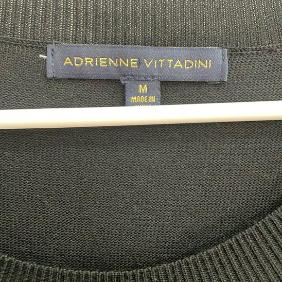 🩶ADRIENNE VITTADINI black with metallic print trim tunic sweater. S - Picture 9 of 9